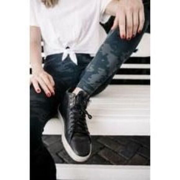 NWOT SPANX Look at Me Now Black Camo Leggings 3XL - Picture 5 of 12